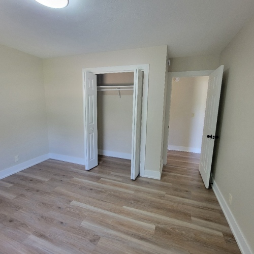 13-Bedroom-3-closet-view