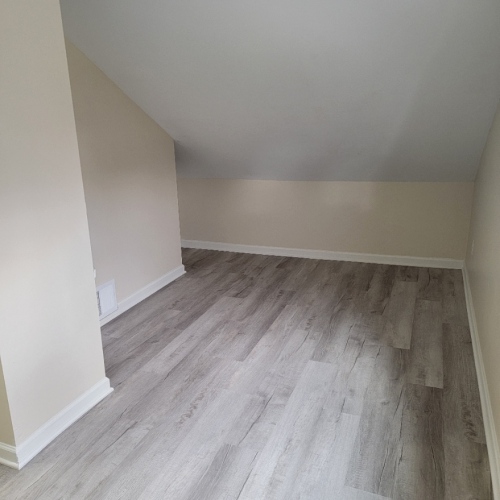 12-Upper-bedroom-1