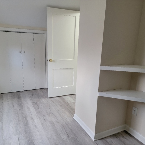 13-Upper-bedroom-1