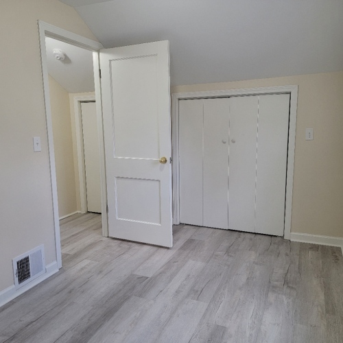 15-Upper-bedroom-2