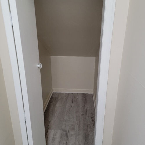15.1-Upper-storage-in-hallway