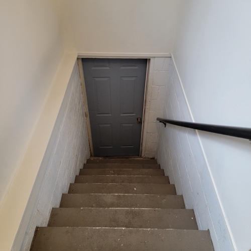 17-Stairway-to-basement