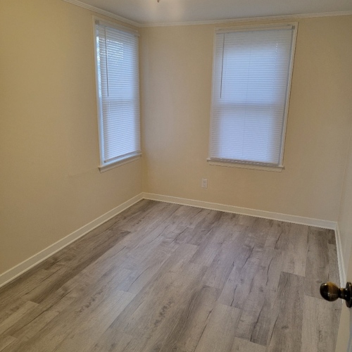 7-Lower-little-bedroom-office