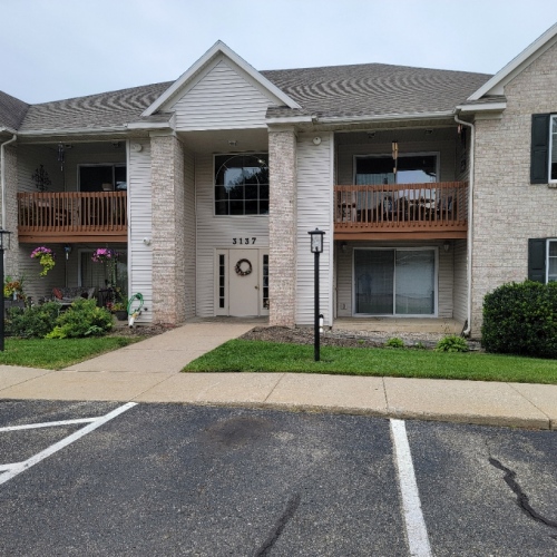 1-Front-entrance-of-Condo