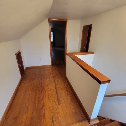 11-Hallway-to-Dormer