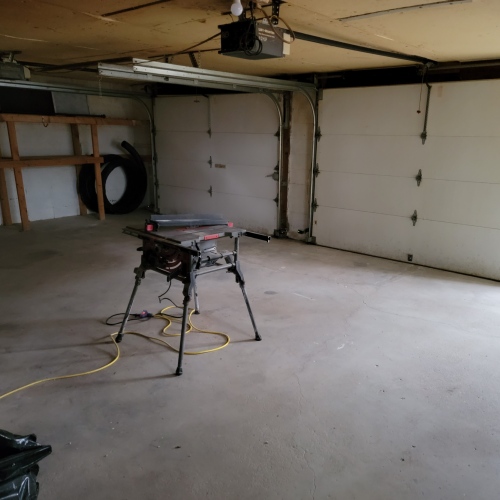 2-Inside-garage