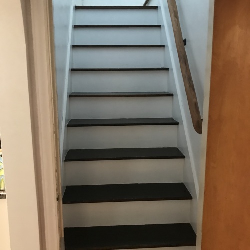 Staircase-to-Upstairs-Picture