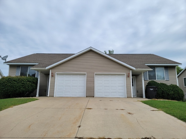 9671 Little Creek Ct. (Zeeland Duplex)
