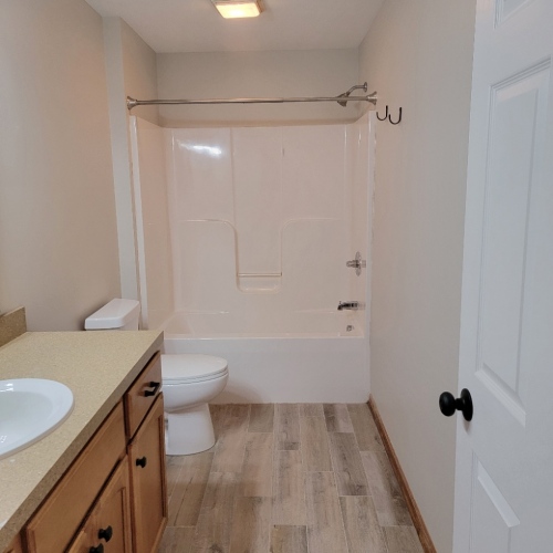 17-Lower-bathroom